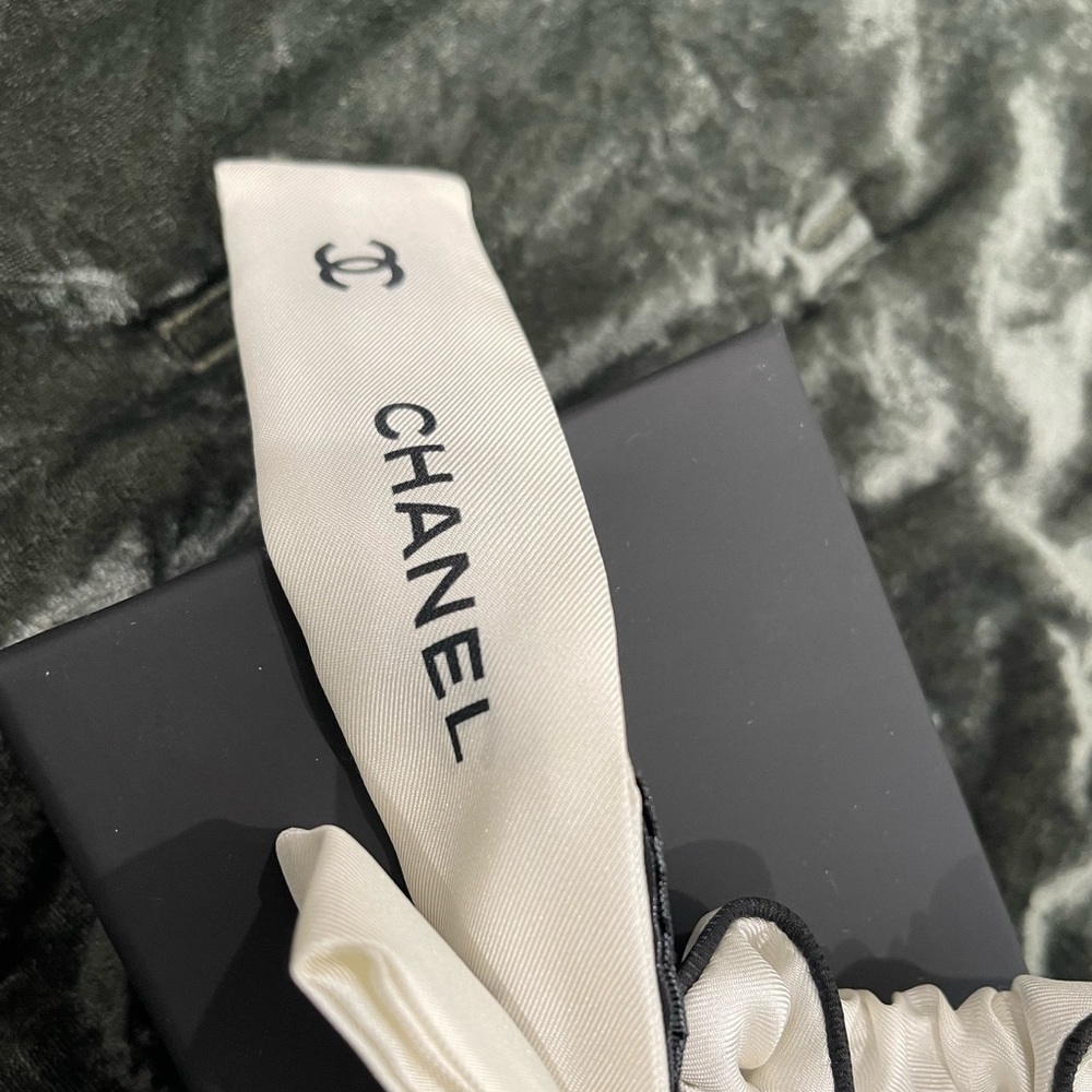 Brand New Chanel Hair Scrunchie - Picture 2 of 4